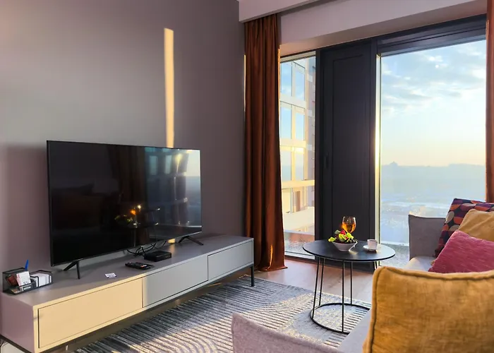 Urban Apartments Global Skyline 18Th Floor No 02 Free Garage, Self Check-In, No Deposit
